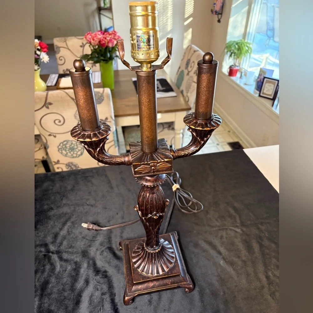 Sale🔥🔥🔥Dale Tiffany Baroque Candelabra Table Lamp - Picture 5 of 11